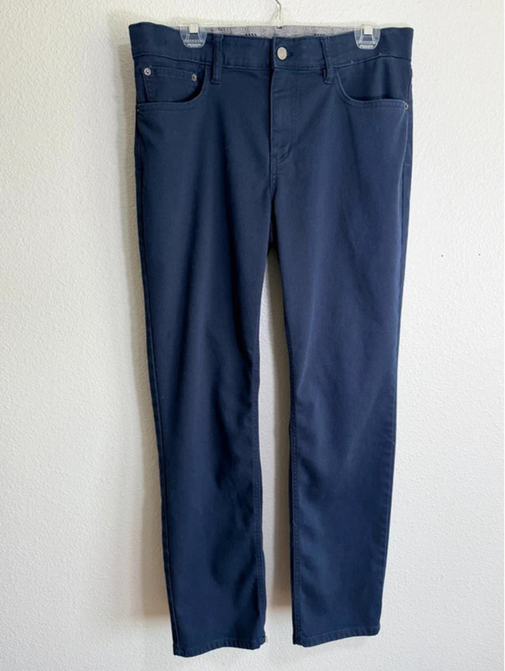 IZOD Men's Navy Stretch Regular Fit Jeans 34x32 Cotton Blend Dark Blue